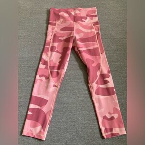 ZYIA Pink Camo Light N Tight Capri Leggings Size 2